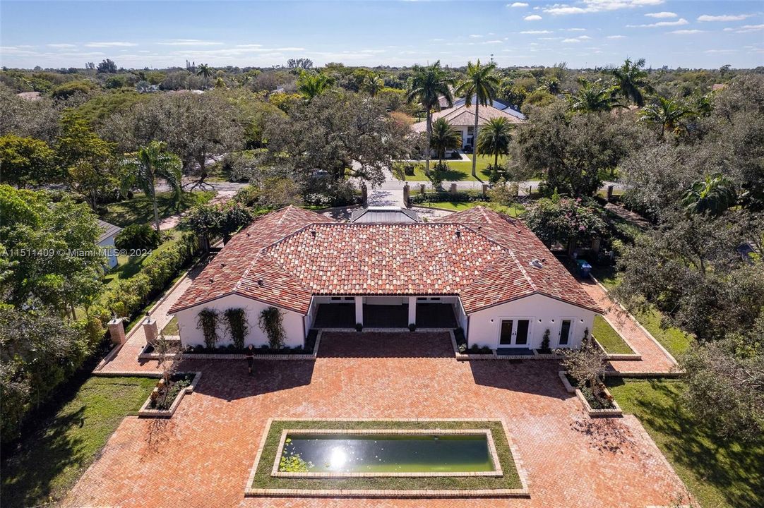 Vendido Recientemente: $3,549,000 (6 camas, 7 baños, 4732 Pies cuadrados)