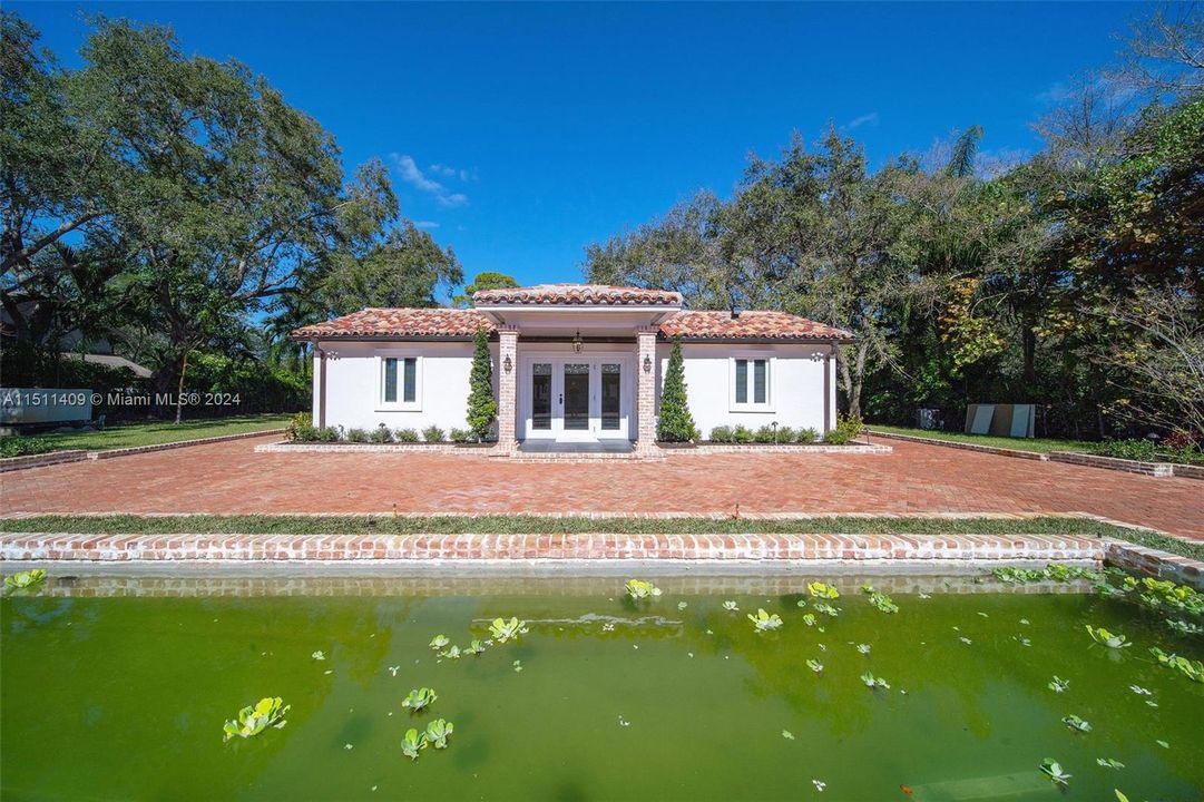 Recently Sold: $3,549,000 (6 beds, 7 baths, 4732 Square Feet)