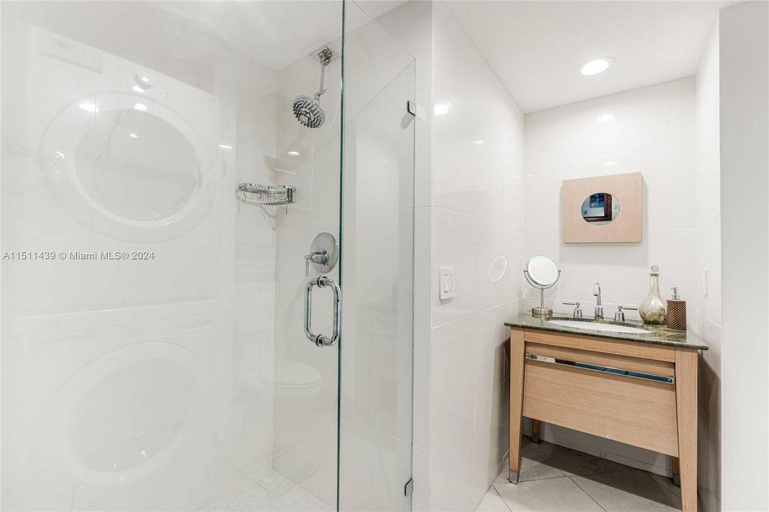 Recently Sold: $1,299,000 (2 beds, 2 baths, 1445 Square Feet)