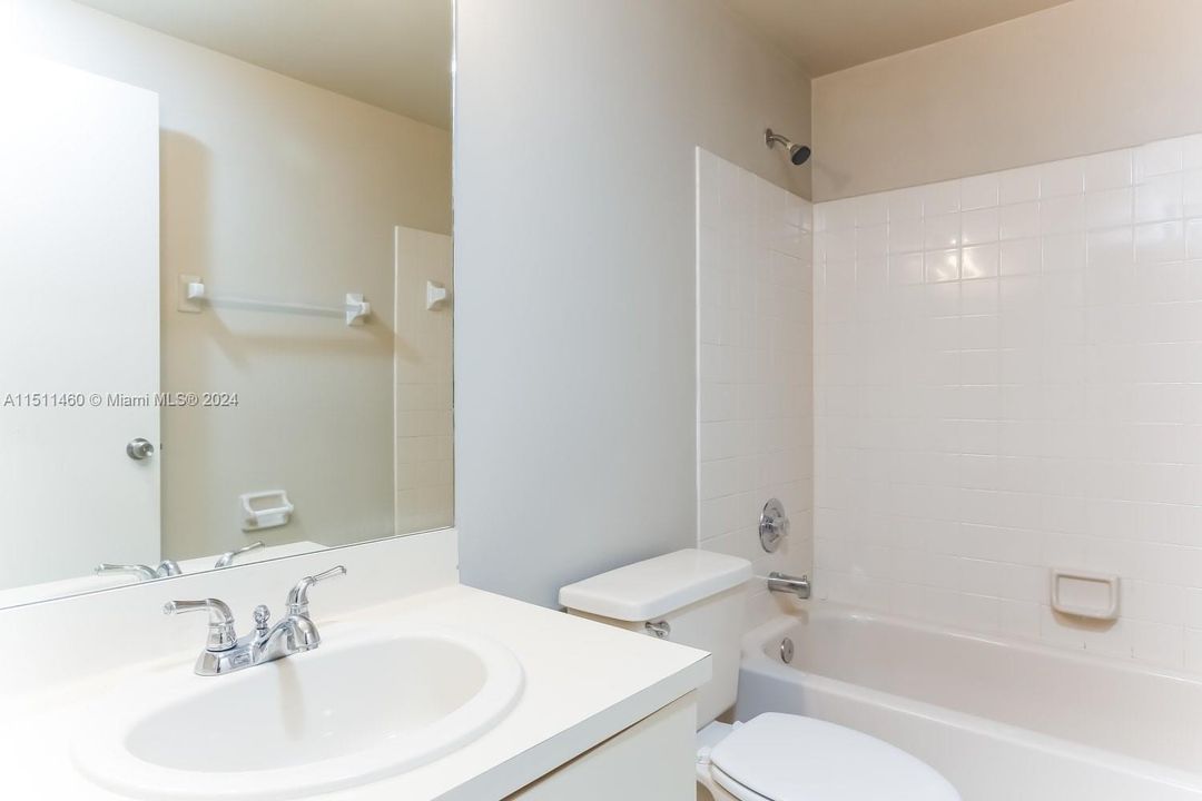 Недавно арендовано: $2,320 (3 спален, 2 ванн, 1328 Квадратных фут)