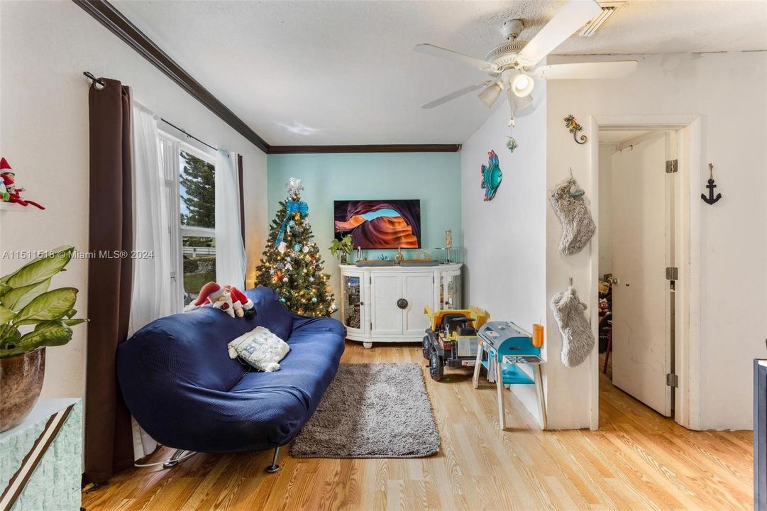 Recently Sold: $285,000 (2 beds, 2 baths, 780 Square Feet)