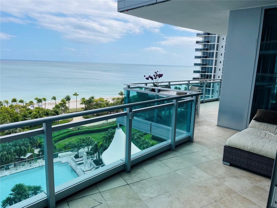 Recently Sold: $3,650,000 (2 beds, 2 baths, 1913 Square Feet)