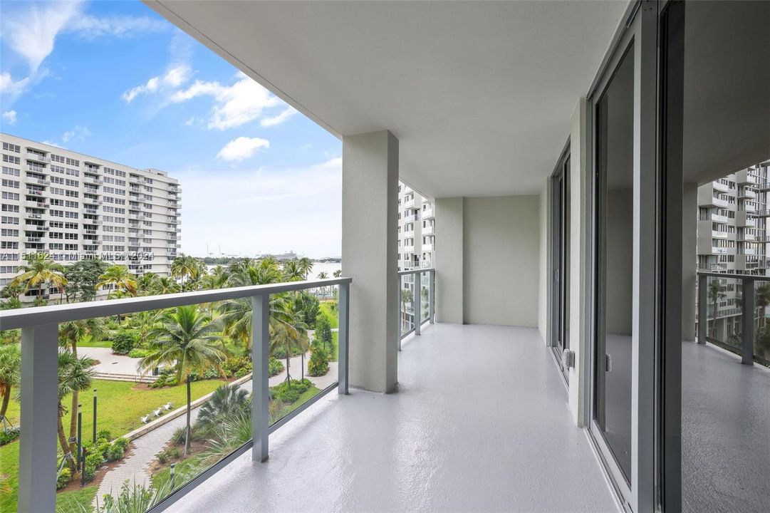 Recientemente alquilado: $4,664 (2 camas, 2 baños, 1257 Pies cuadrados)