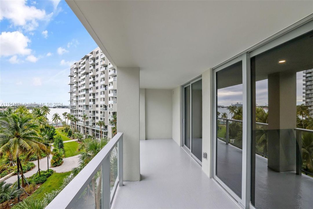 Recientemente alquilado: $4,664 (2 camas, 2 baños, 1257 Pies cuadrados)