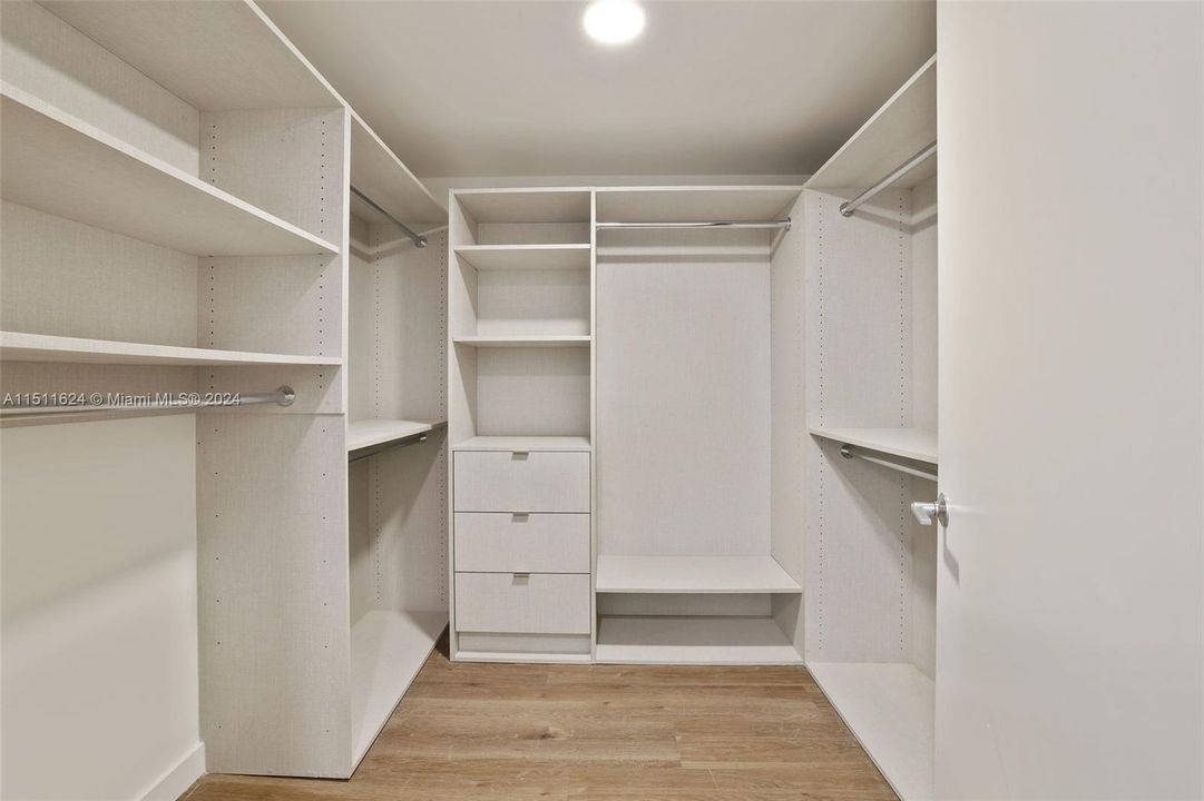 Recientemente alquilado: $4,664 (2 camas, 2 baños, 1257 Pies cuadrados)