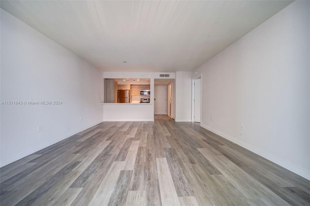 Recently Rented: $2,735 (1 beds, 1 baths, 842 Square Feet)