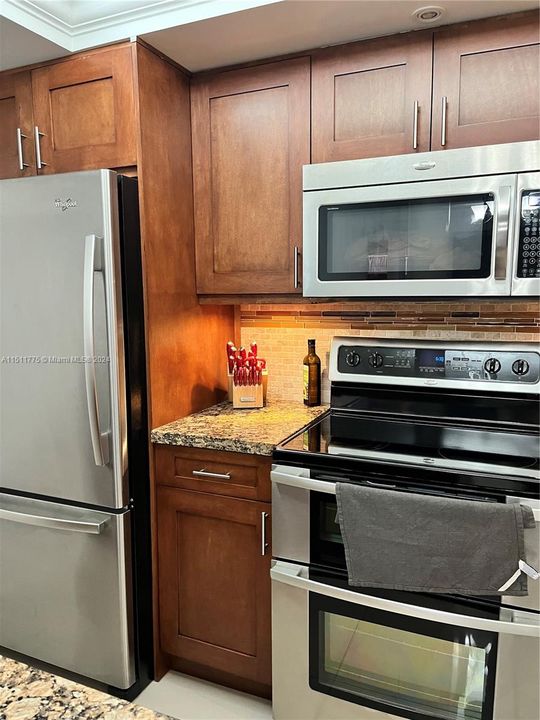 Recently Rented: $3,250 (1 beds, 1 baths, 870 Square Feet)