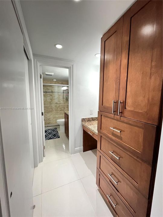 Recently Rented: $3,250 (1 beds, 1 baths, 870 Square Feet)