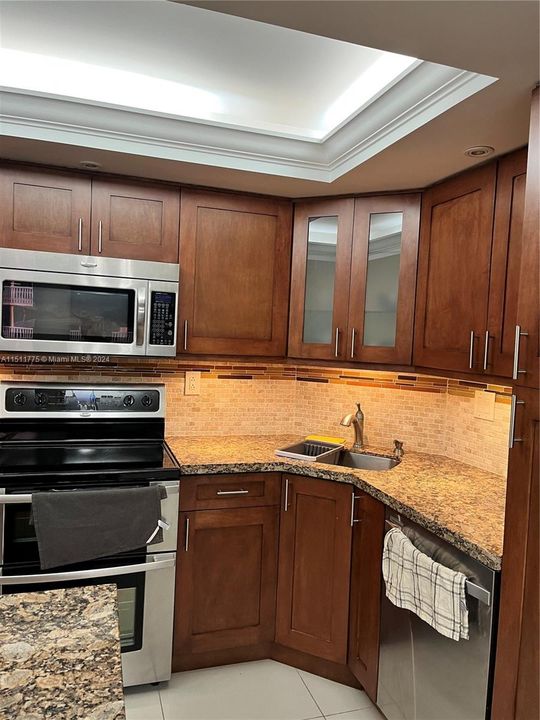 Recently Rented: $3,250 (1 beds, 1 baths, 870 Square Feet)