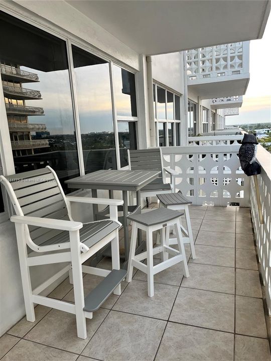 Recently Rented: $3,250 (1 beds, 1 baths, 870 Square Feet)