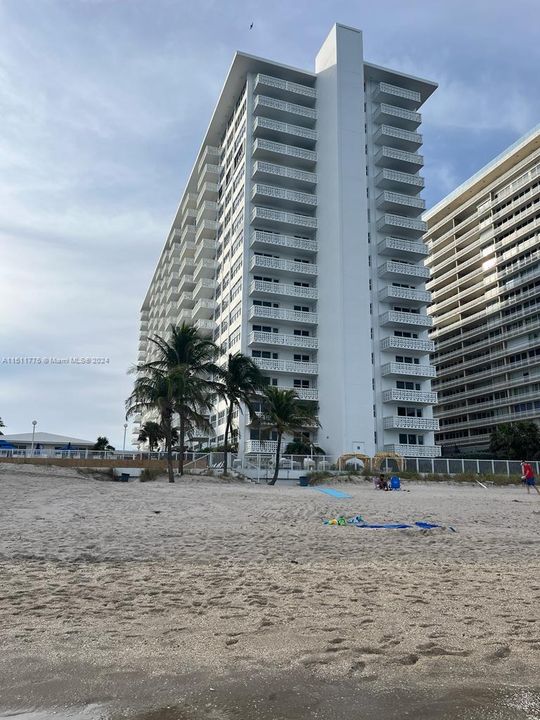 Recently Rented: $3,250 (1 beds, 1 baths, 870 Square Feet)