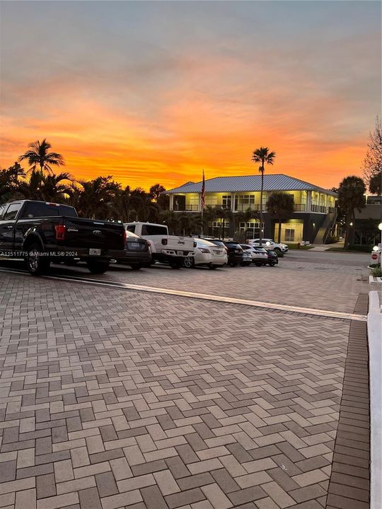 Recently Rented: $3,250 (1 beds, 1 baths, 870 Square Feet)