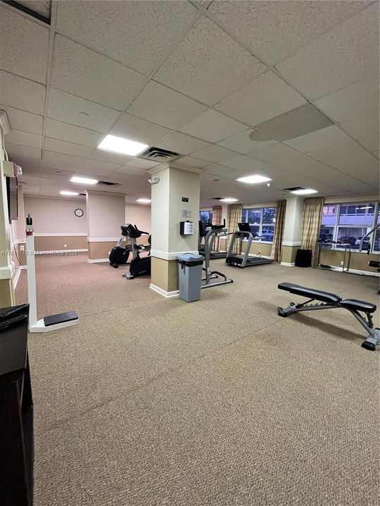 Recently Rented: $3,250 (1 beds, 1 baths, 870 Square Feet)