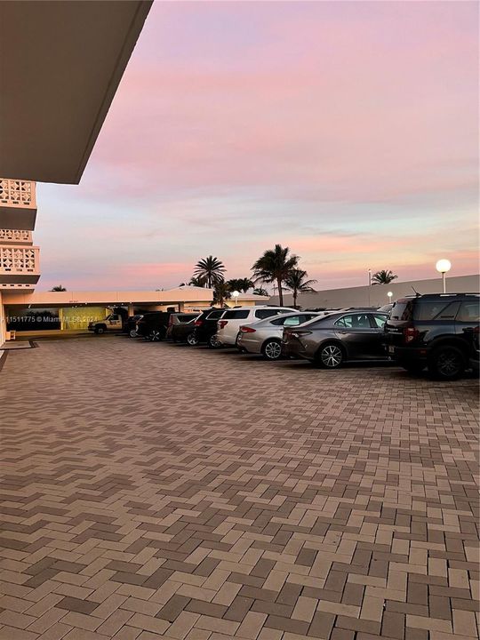 Recently Rented: $3,250 (1 beds, 1 baths, 870 Square Feet)