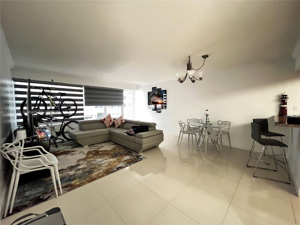 Recently Rented: $3,250 (1 beds, 1 baths, 870 Square Feet)