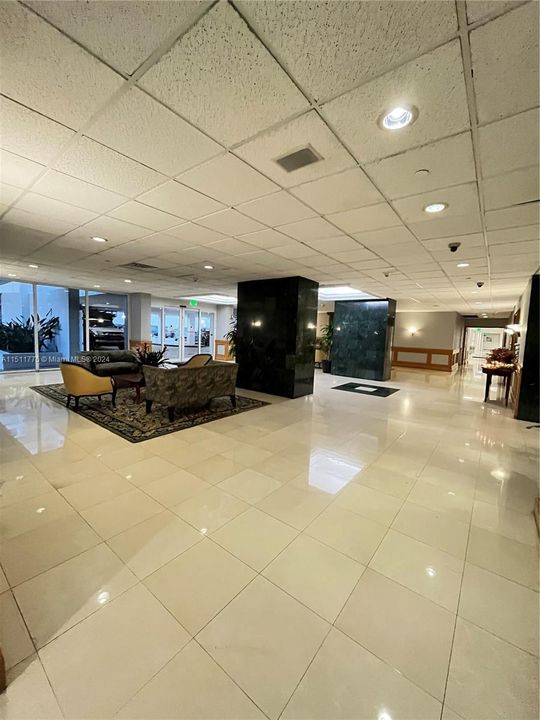 Recently Rented: $3,250 (1 beds, 1 baths, 870 Square Feet)