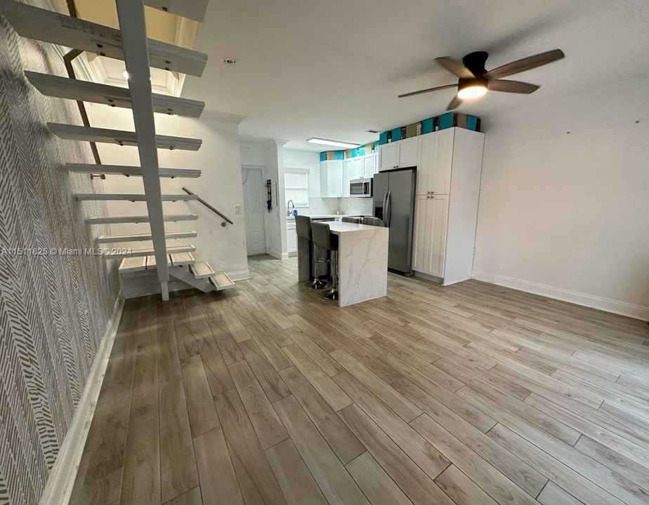 Recently Sold: $699,000 (2 beds, 1 baths, 875 Square Feet)