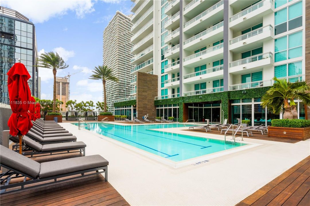 Recently Sold: $825,000 (1 beds, 1 baths, 1078 Square Feet)
