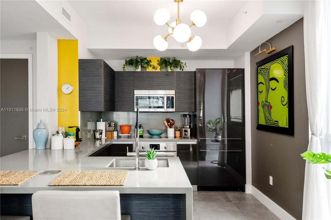 Recently Sold: $825,000 (1 beds, 1 baths, 1078 Square Feet)