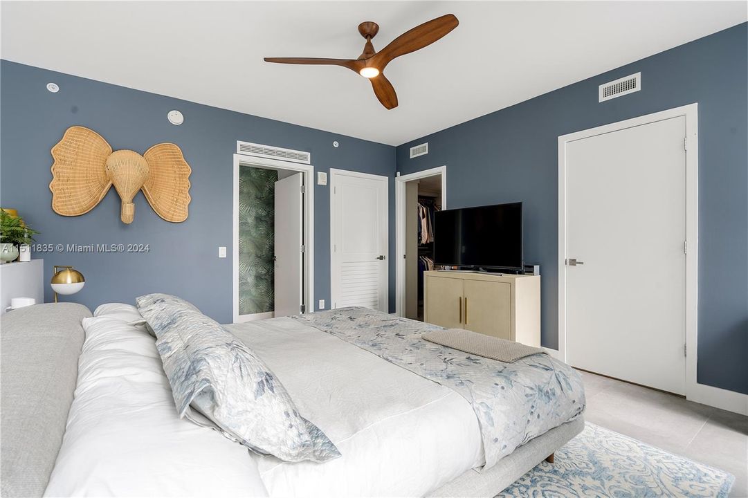 Recently Sold: $825,000 (1 beds, 1 baths, 1078 Square Feet)