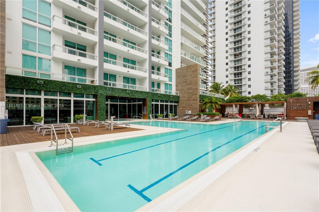 Recently Sold: $825,000 (1 beds, 1 baths, 1078 Square Feet)