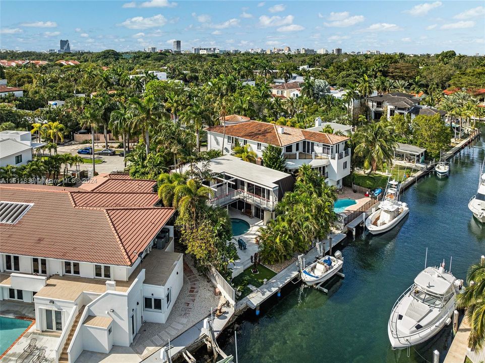 Recently Sold: $5,900,000 (4 beds, 4 baths, 2831 Square Feet)