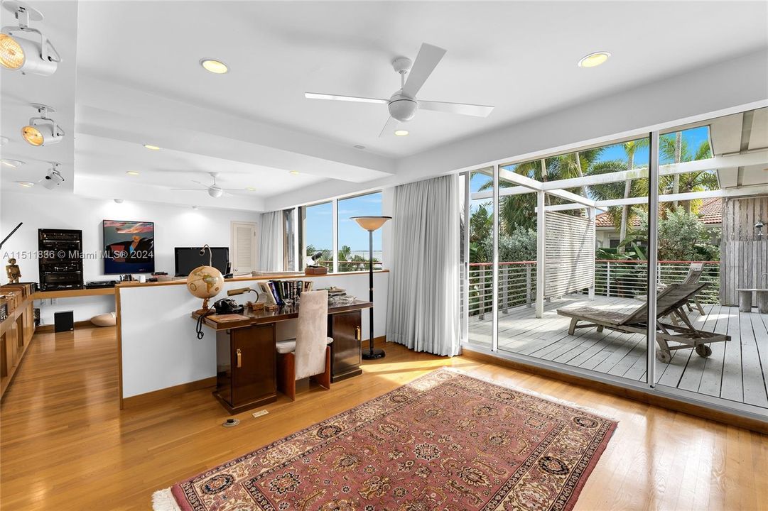 Active With Contract: $5,900,000 (4 beds, 4 baths, 2831 Square Feet)