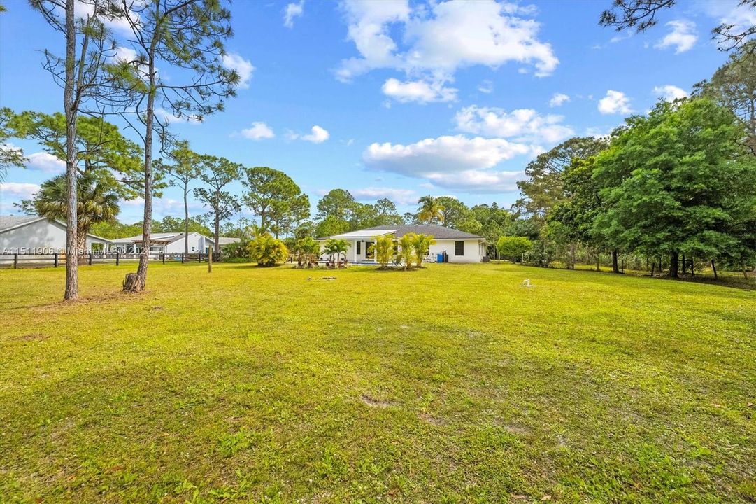Recently Sold: $1,044,500 (5 beds, 2 baths, 2262 Square Feet)