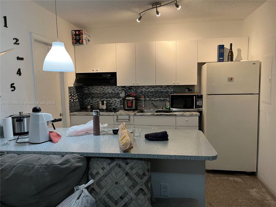 Recently Sold: $995,000 (0 beds, 0 baths, 2994 Square Feet)