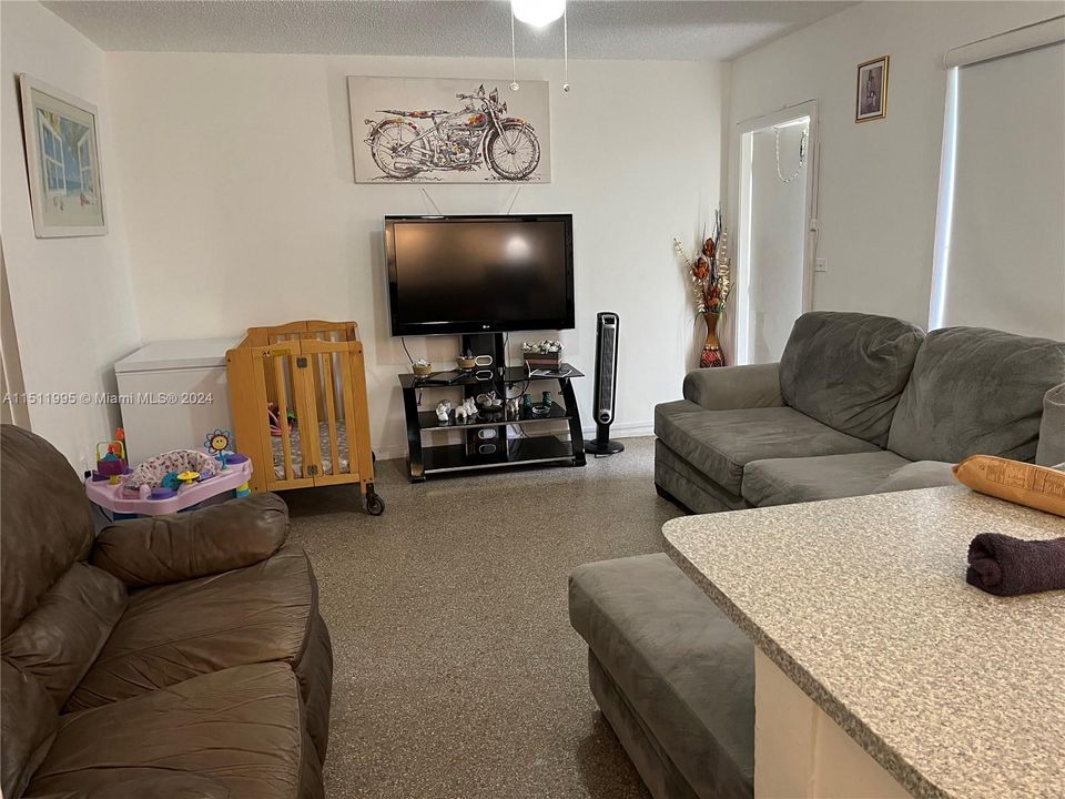 Recently Sold: $995,000 (0 beds, 0 baths, 2994 Square Feet)