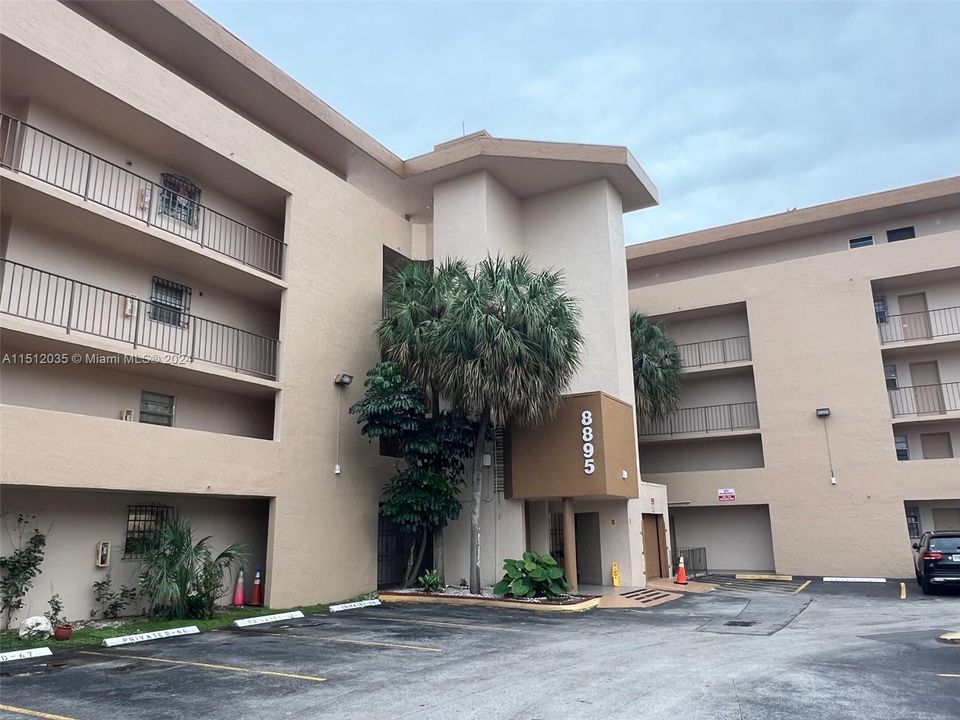 Recently Sold: $274,000 (3 beds, 2 baths, 1467 Square Feet)