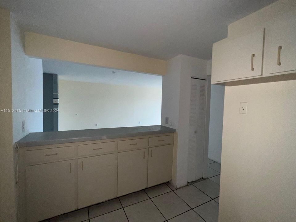 Recently Sold: $274,000 (3 beds, 2 baths, 1467 Square Feet)