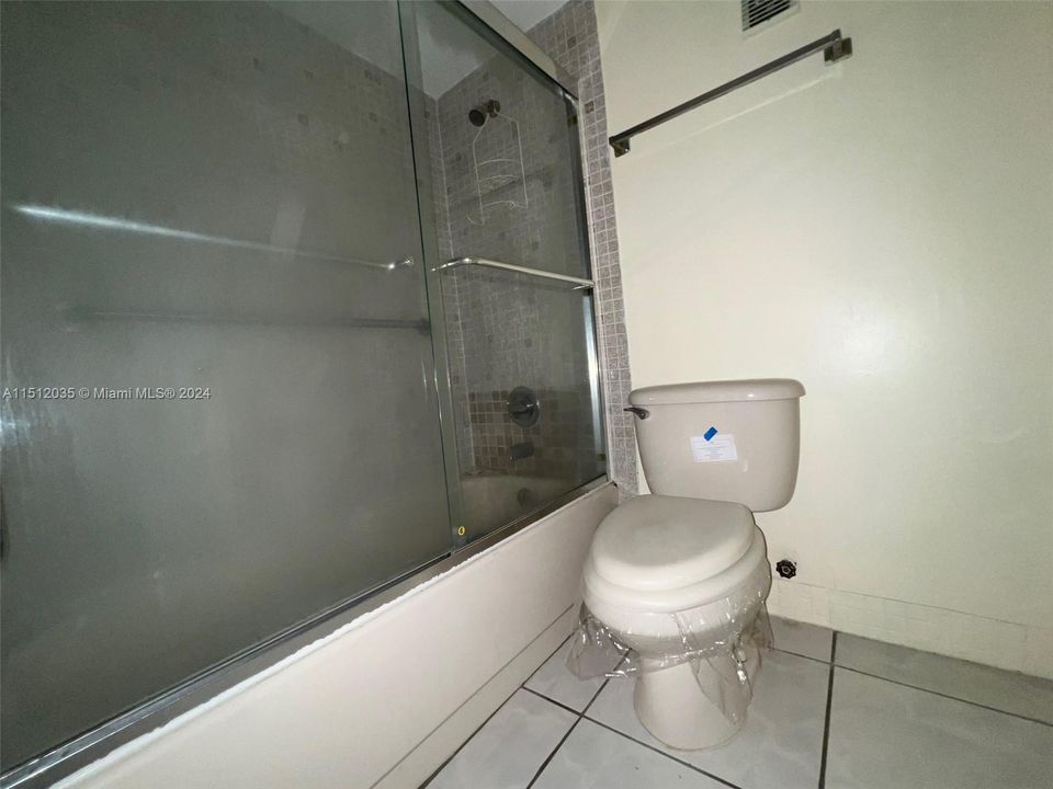 Recently Sold: $274,000 (3 beds, 2 baths, 1467 Square Feet)