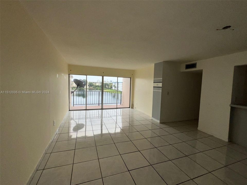 Recently Sold: $274,000 (3 beds, 2 baths, 1467 Square Feet)