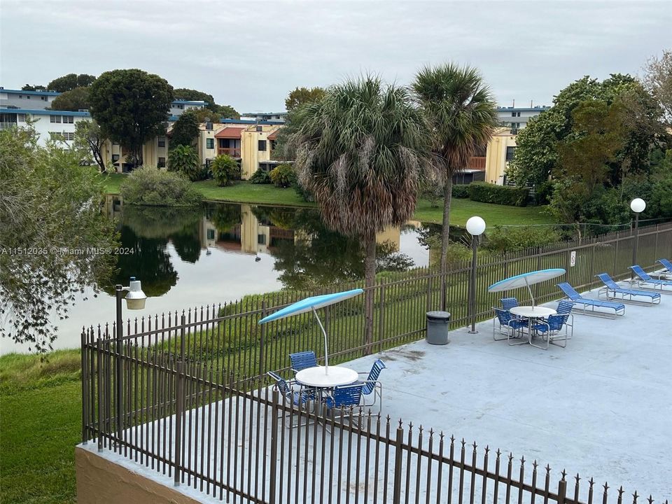 Recently Sold: $274,000 (3 beds, 2 baths, 1467 Square Feet)