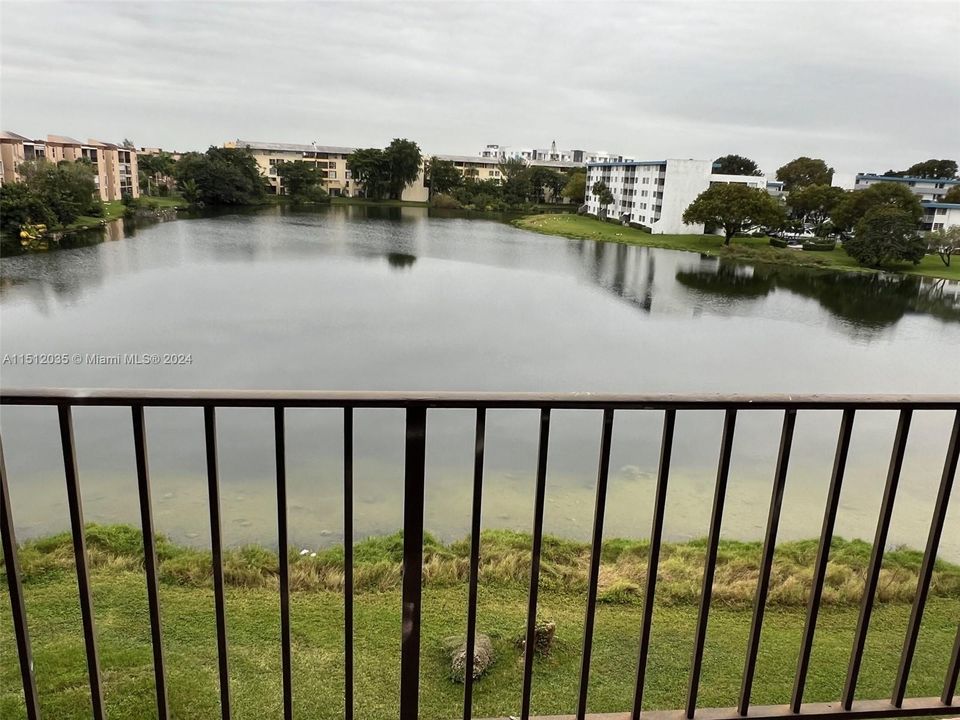 Recently Sold: $274,000 (3 beds, 2 baths, 1467 Square Feet)