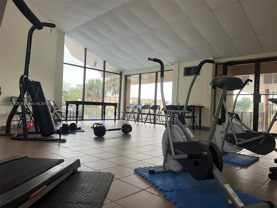 Recently Sold: $274,000 (3 beds, 2 baths, 1467 Square Feet)