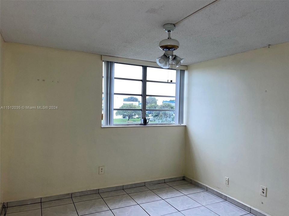 Recently Sold: $274,000 (3 beds, 2 baths, 1467 Square Feet)