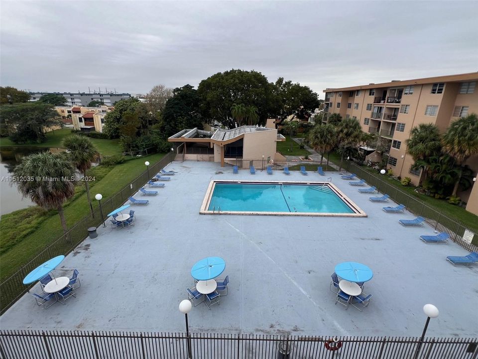 Recently Sold: $274,000 (3 beds, 2 baths, 1467 Square Feet)