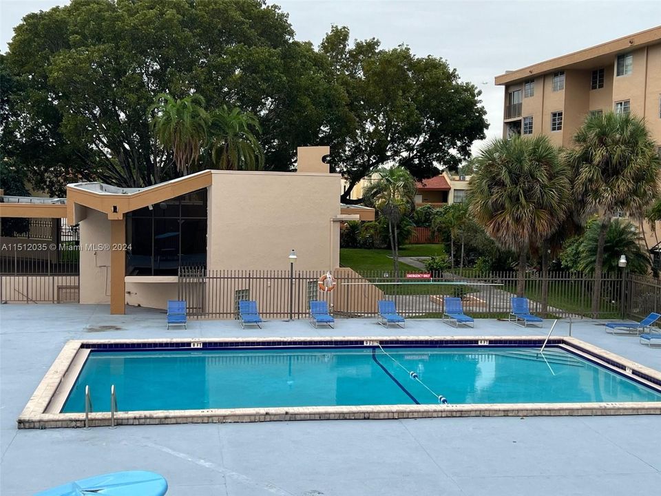 Recently Sold: $274,000 (3 beds, 2 baths, 1467 Square Feet)