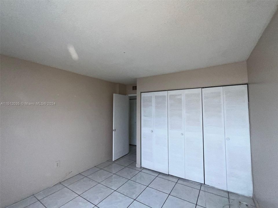 Recently Sold: $274,000 (3 beds, 2 baths, 1467 Square Feet)