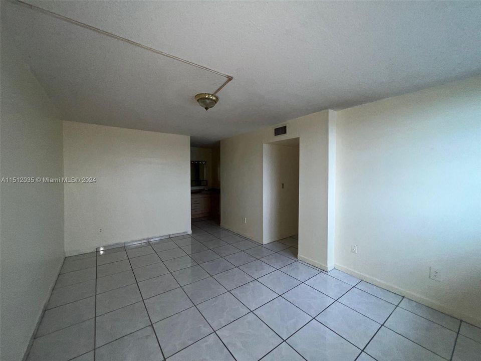 Recently Sold: $274,000 (3 beds, 2 baths, 1467 Square Feet)