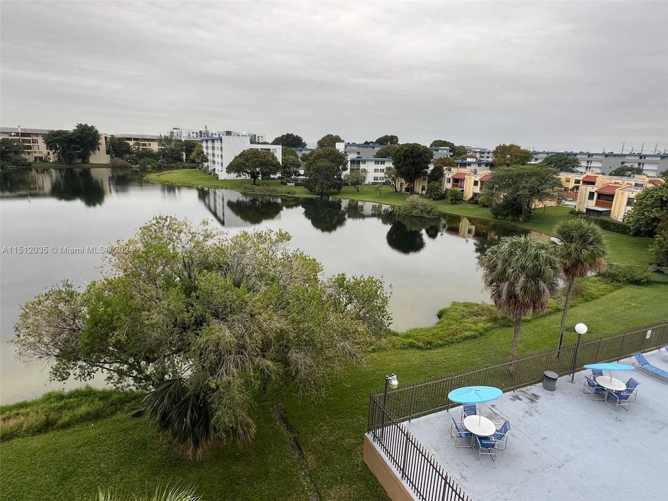 Recently Sold: $274,000 (3 beds, 2 baths, 1467 Square Feet)