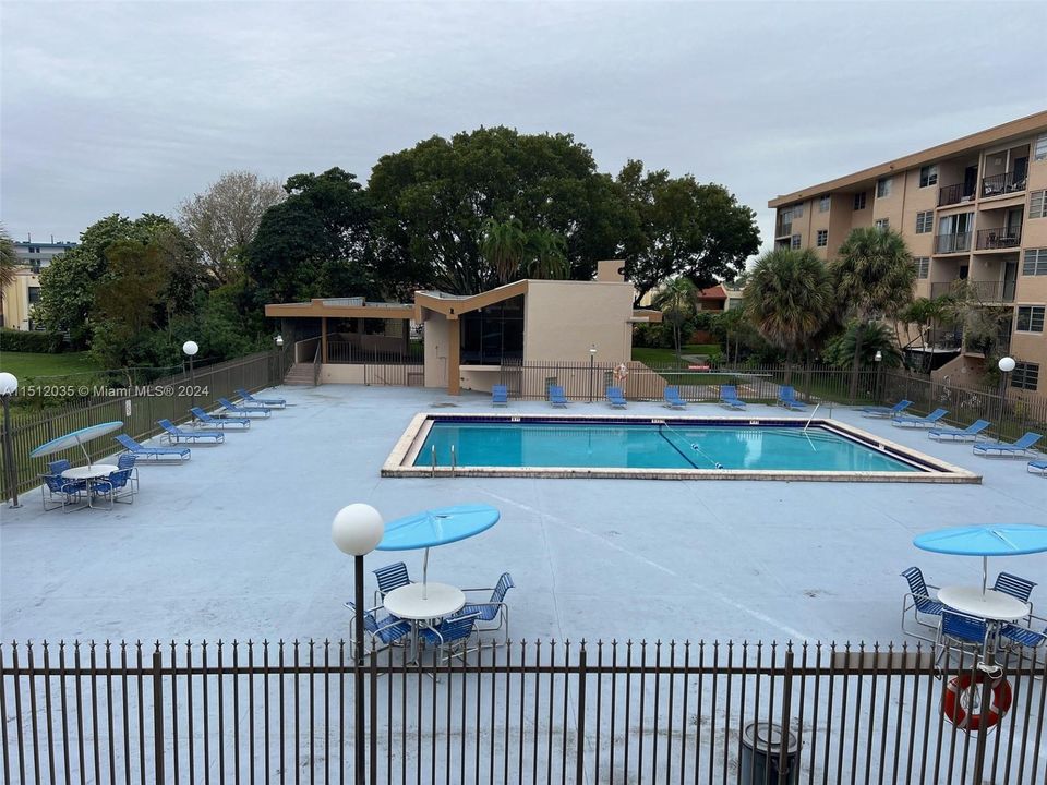 Recently Sold: $274,000 (3 beds, 2 baths, 1467 Square Feet)