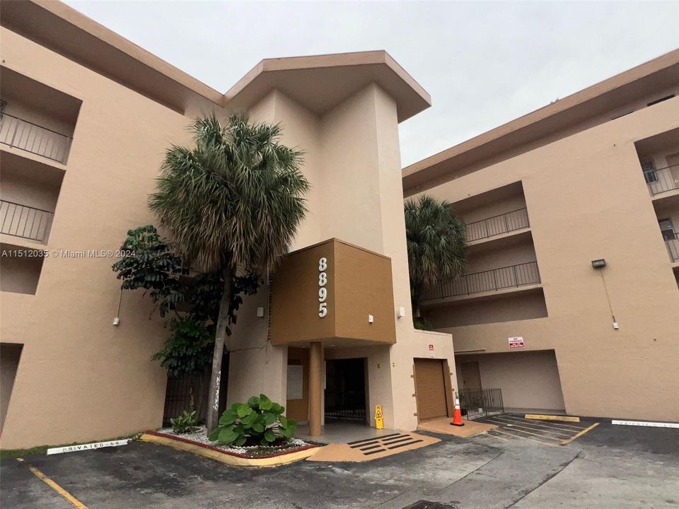 Recently Sold: $274,000 (3 beds, 2 baths, 1467 Square Feet)