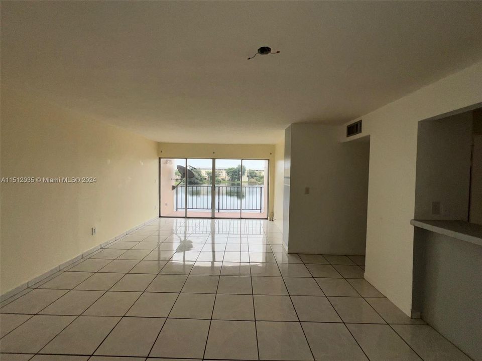 Recently Sold: $274,000 (3 beds, 2 baths, 1467 Square Feet)