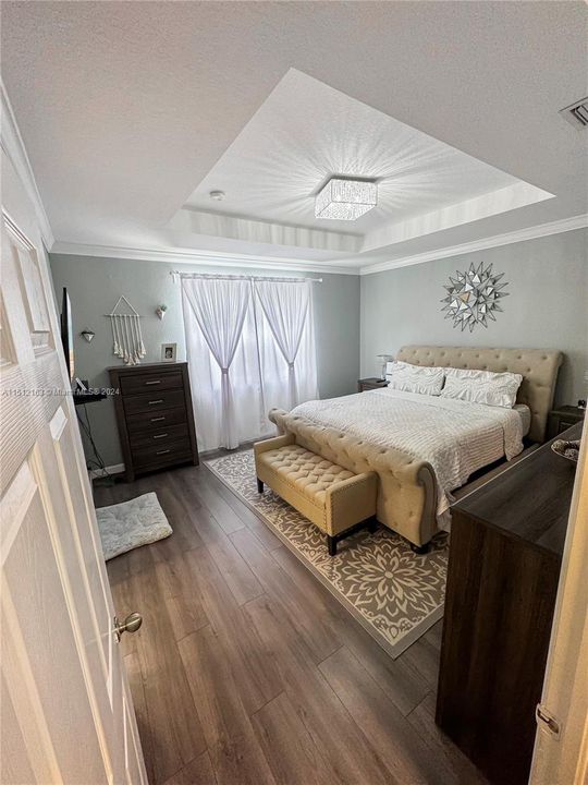 Recently Rented: $3,650 (4 beds, 2 baths, 2379 Square Feet)