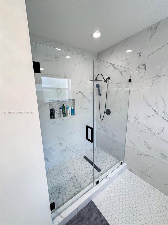 Recently Rented: $3,650 (4 beds, 2 baths, 2379 Square Feet)