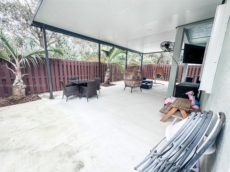 Recently Rented: $3,650 (4 beds, 2 baths, 2379 Square Feet)