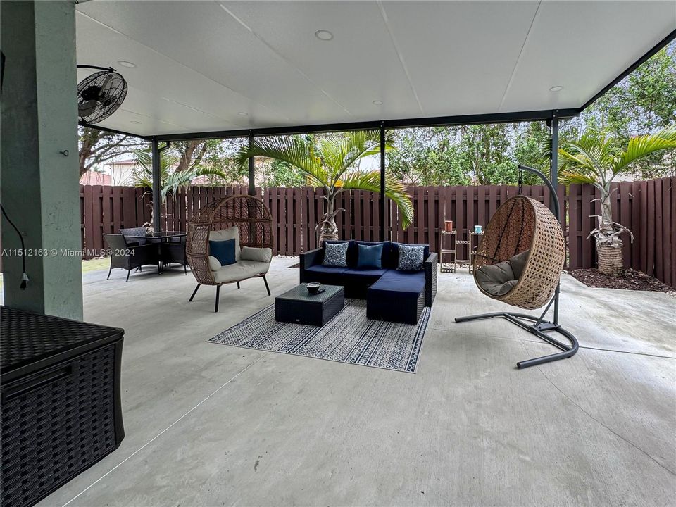 Recently Rented: $3,650 (4 beds, 2 baths, 2379 Square Feet)